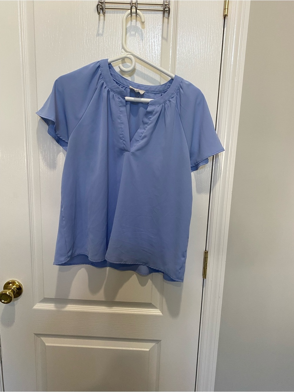 Olive & Oak Light Periwinkle Short-Sleeve V-Neck Blouse